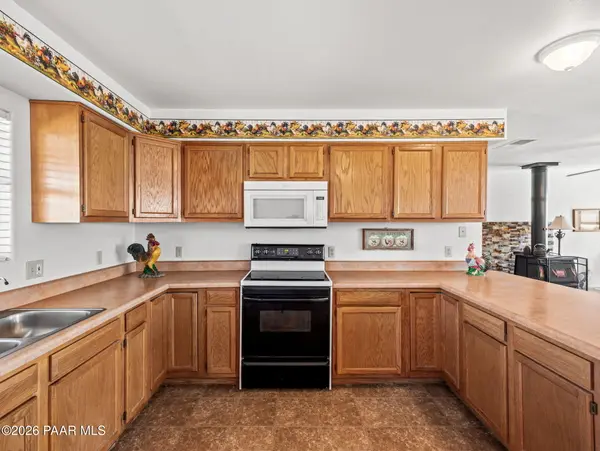 18420 S Peeples Valley RD, Peeples Valley, AZ 86332