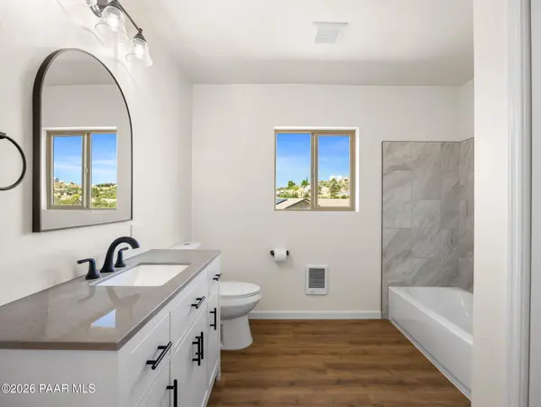 18290 S Niblick DR, Peeples Valley, AZ 86332