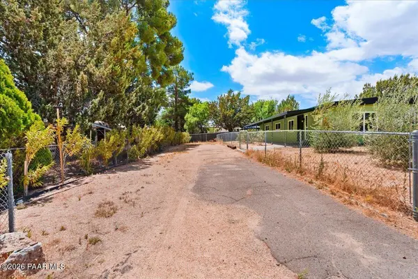 20589 E Larry LN, Mayer, AZ 86333
