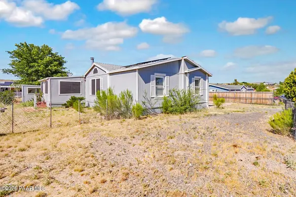 20562 E Park View LN, Mayer, AZ 86333