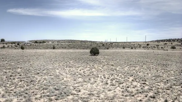 24660 N Rj WAY, Paulden, AZ 86334