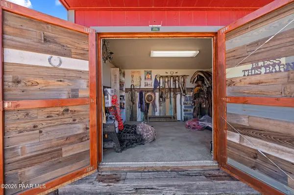 610 W Valleri Ann RD, Paulden, AZ 86334
