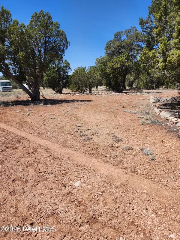 30673 W Echo CIR, Seligman, AZ 86337