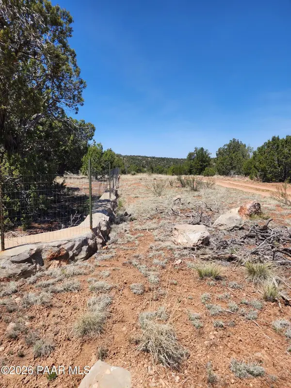 30673 W Echo CIR, Seligman, AZ 86337