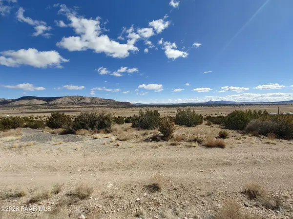 54870 Paint Brush LN, Seligman, AZ 86337