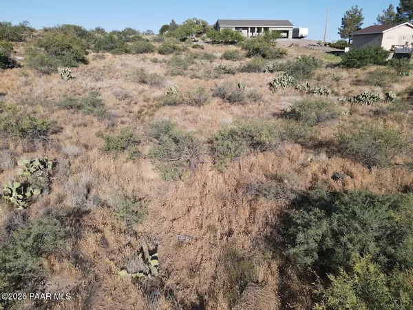 19594 E Arroyo LN, Mayer, AZ 86333