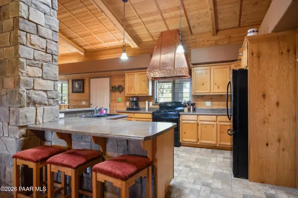 4895 N Gray Fox LN, Kingman, AZ 86401