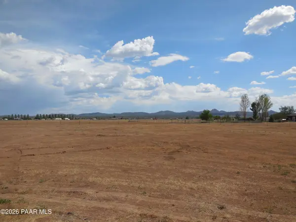 2225 W Bayberry DR, Paulden, AZ 86334