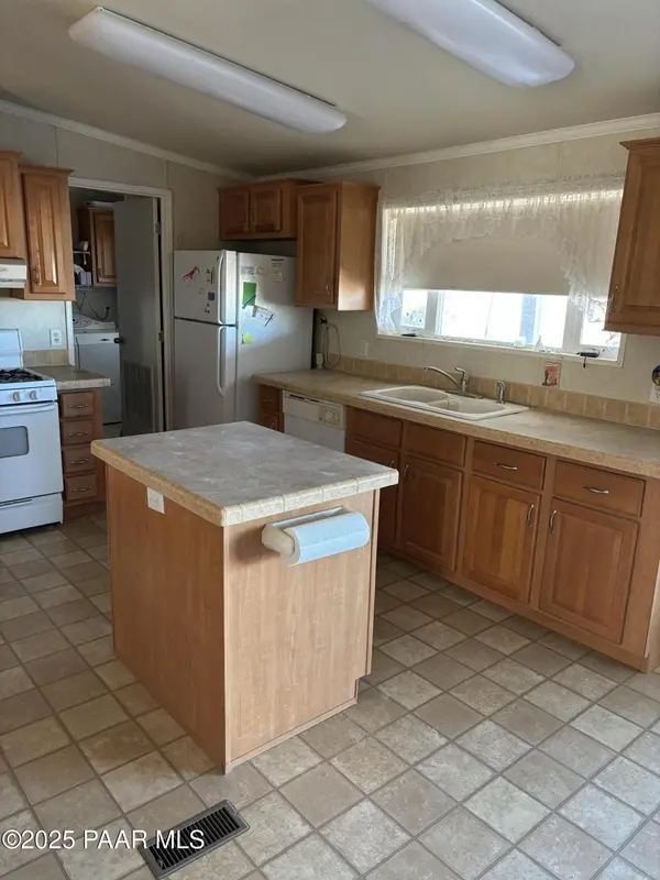 5720 S Mountain Lion RD, Kingman, AZ 86401