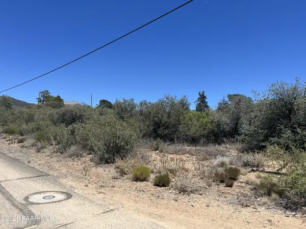 9488 S Steven TRL, Wilhoit, AZ 86332