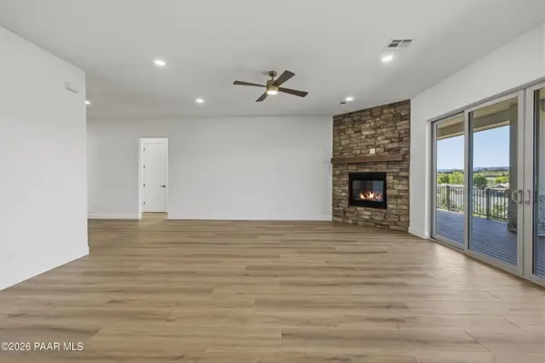 561 S Lakeview DR, Prescott, AZ 86301