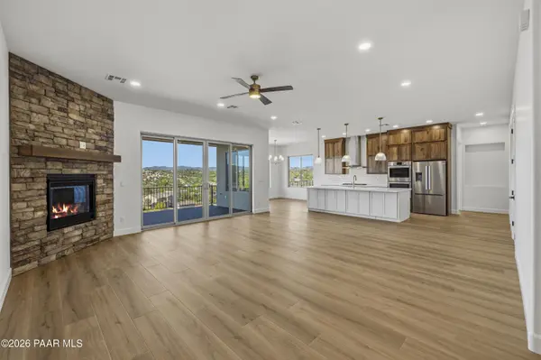 561 S Lakeview DR, Prescott, AZ 86301