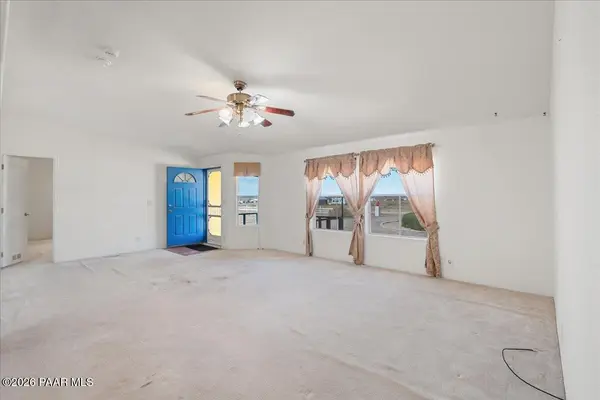 26875 N Kitty Hawk LN, Paulden, AZ 86334