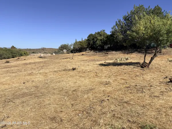 17388 E Meadow LN, Mayer, AZ 86333
