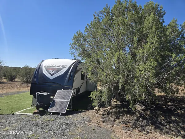 13 W Couchman TRL, Ash Fork, AZ 86320
