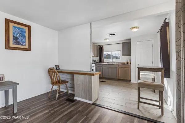 20877 E Deer Valley LN, Mayer, AZ 86333