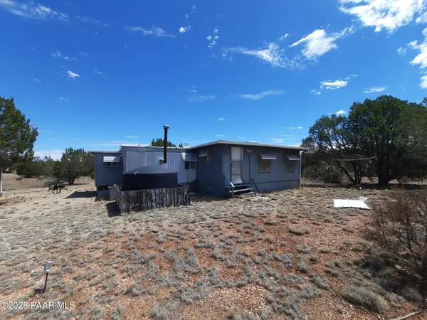31935 W Calle Belleza, Seligman, AZ 86337