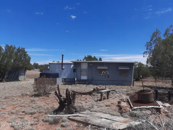 31935 W Calle Belleza, Seligman, AZ 86337