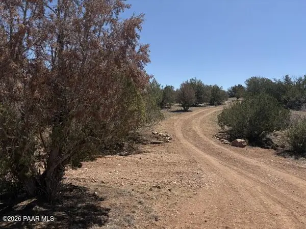 56385 N Bridge Canyon Pkwy, Seligman, AZ 86337