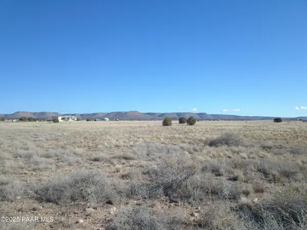 085c W Malapai RD, Paulden, AZ 86334