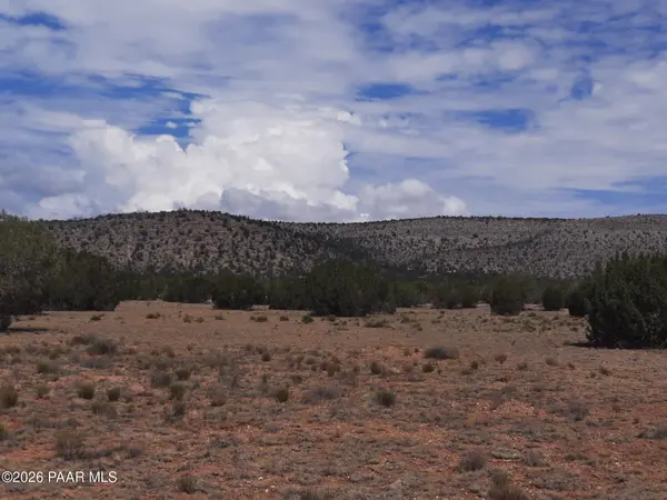 28964 W Fort Rock RD, Seligman, AZ 86337