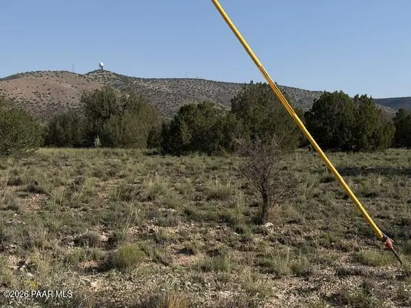 25840 W Granada RD, Seligman, AZ 86337