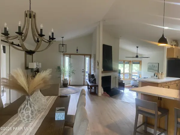 911 Sugarloaf RD, Prescott, AZ 86303