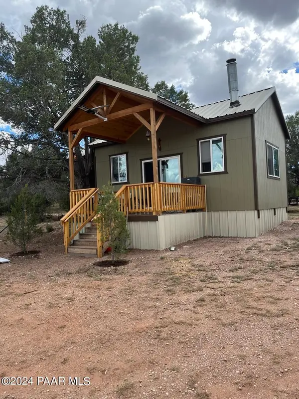 97c Rattlesnake, Ash Fork, AZ 86320