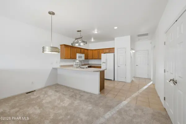 985 N Fairway DR, Dewey-humboldt, AZ 86327