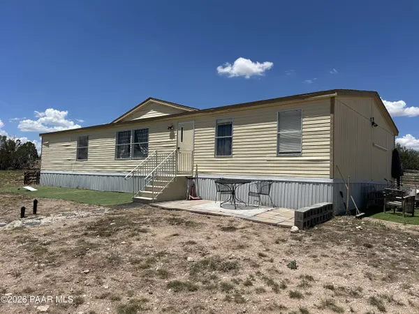 25284 W El Dorado DR, Seligman, AZ 86337