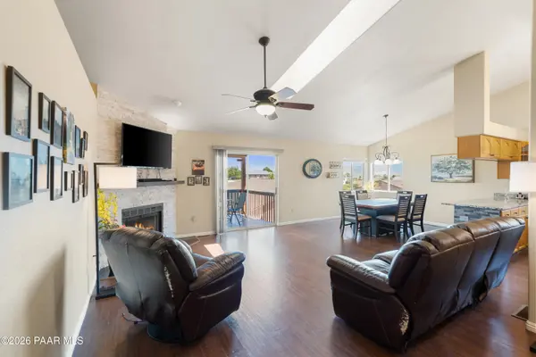 9560 E Catalina DR, Prescott Valley, AZ 86314