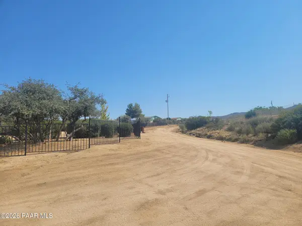 8095 W Barrington RD, Wilhoit, AZ 86332