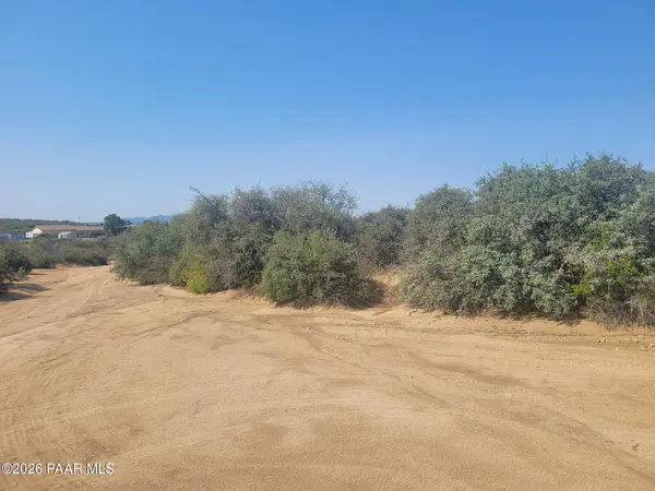 8095 W Barrington RD, Wilhoit, AZ 86332