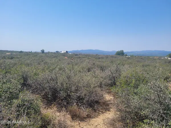 8155 W Barrington RD, Wilhoit, AZ 86332