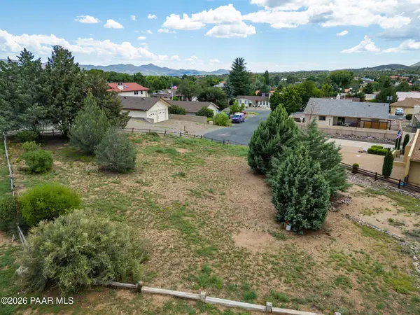 880 N Cowboy CIR, Dewey-humboldt, AZ 86327