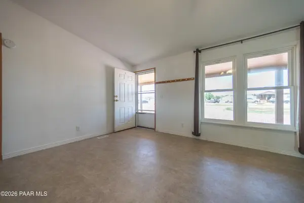 375 E Houston RD, Paulden, AZ 86334