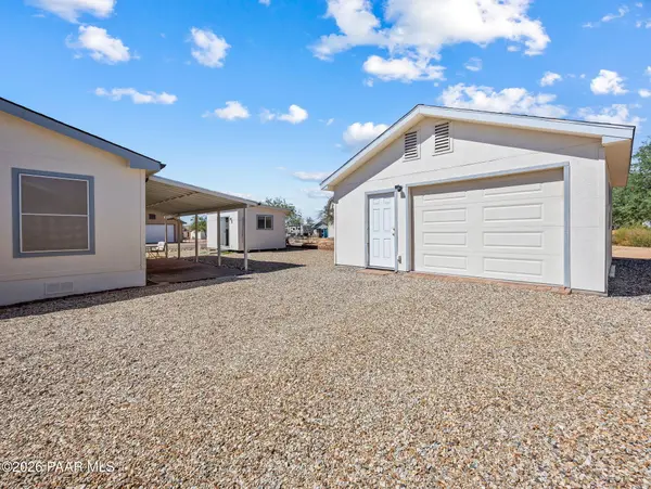 30834 S Meandering LN, Congress, AZ 85332