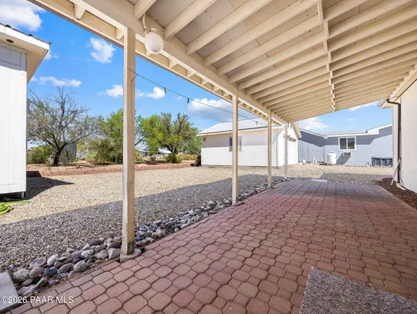 30834 S Meandering LN, Congress, AZ 85332