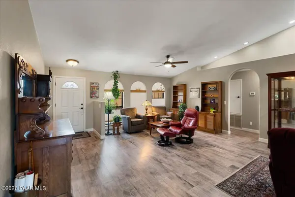 1093 Fawn LN, Prescott, AZ 86305