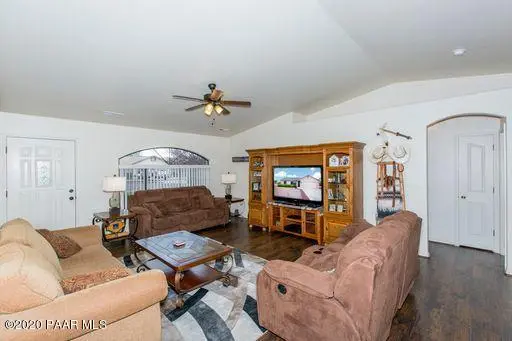 8671 E Apache DR, Prescott Valley, AZ 86314