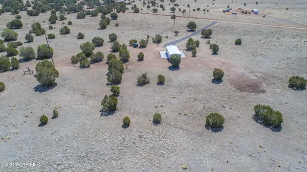 33760 W Cowboy Clint Way, Seligman, AZ 86337