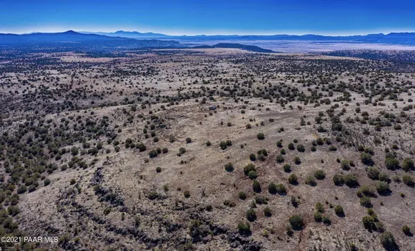 10 Juniperwood 74, 75, Ash Fork, AZ 86320