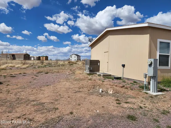 300 W Ranch House RD, Paulden, AZ 86334
