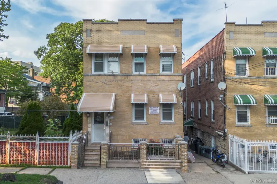 811 Penfield ST, Bronx, NY 10470