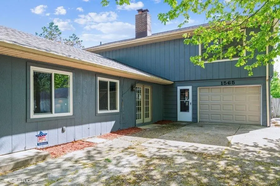 1565 Green Acre Drive, Huntington, IN 46750