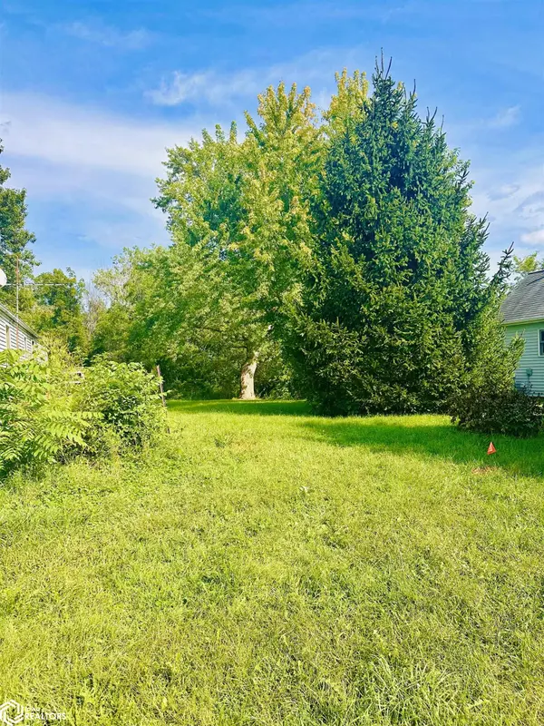 418 Milwaukee St, Parnell, IA 52325