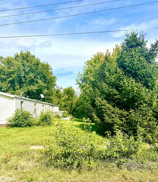 418 Milwaukee St, Parnell, IA 52325