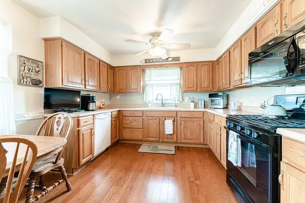 9833 Delaware Place, Highland, IN 46322