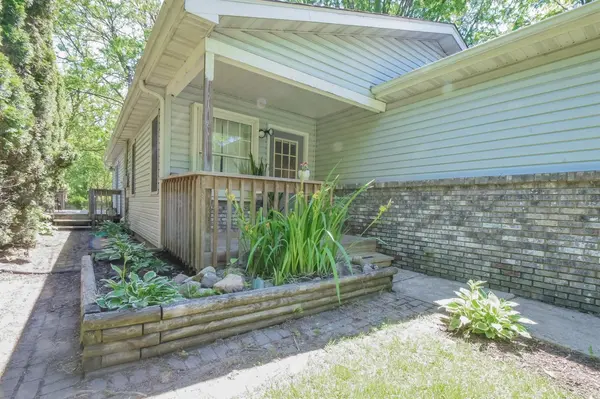 4104 Sumac RD, Valparaiso, IN 46383