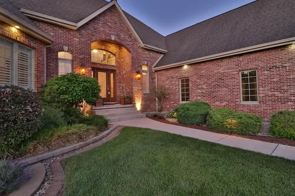 289 White Tail CT, Hobart, IN 46342
